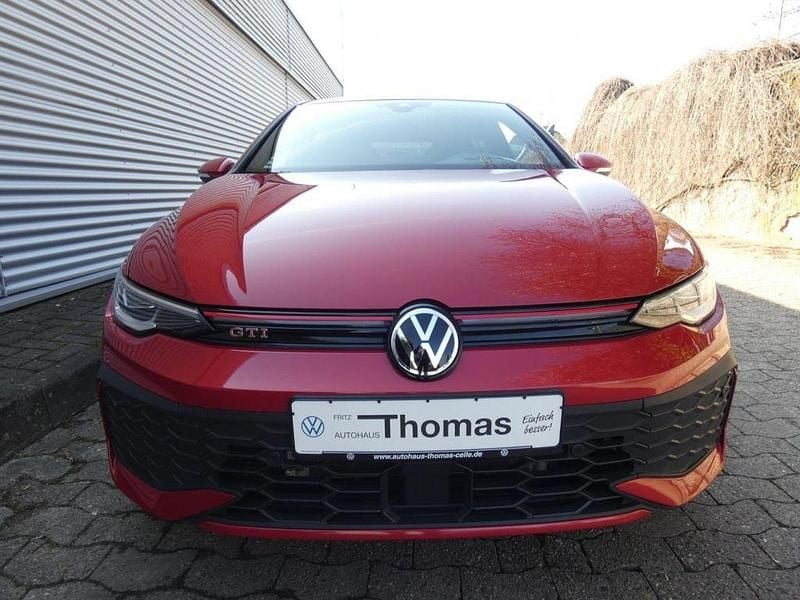 Gebraucht VW Golf VIII GTI 265 PS (194 kW) 2024 Kings red (rot) Limousine