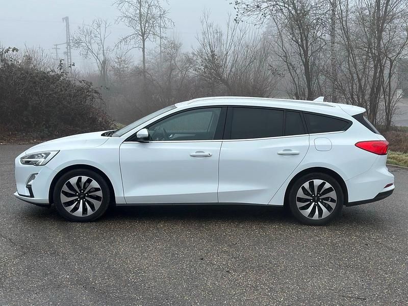 Gebraucht Ford Focus Cool & Connect 120 PS (88 kW) 2019 Weiß Kombi