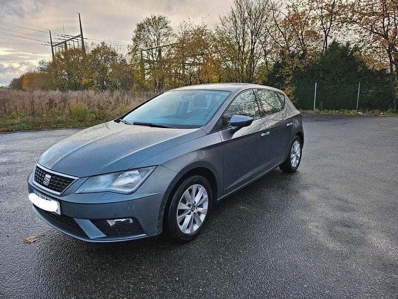 Silber Gebraucht 2017 Seat Leon ST Reference Kombi | 9.000 € (Guter Preis) - Bild 1/4