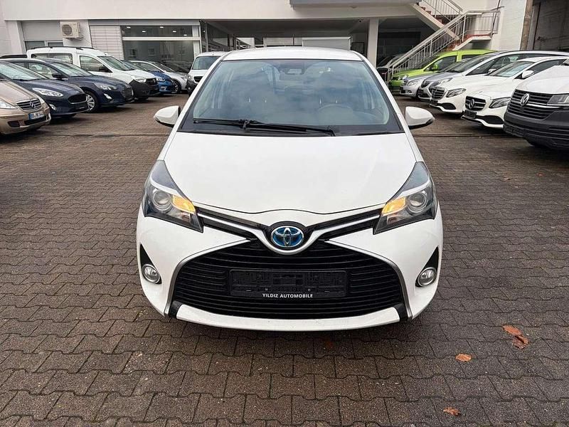 Gebraucht Toyota Yaris Hybrid Edition-S 75 PS (55 kW) 2017 Weiß Kleinwagen