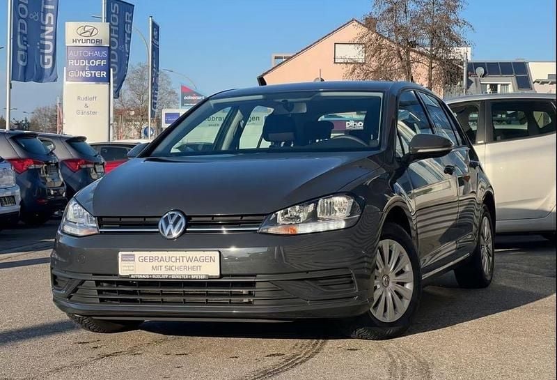 Gebraucht VW Golf VII Trendline 86 PS (63 kW) 2018 Grau Limousine