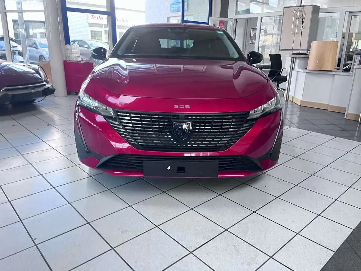 Gebraucht Peugeot 308 Allure 131 PS (96 kW) 2024 Elixir rot Kombi