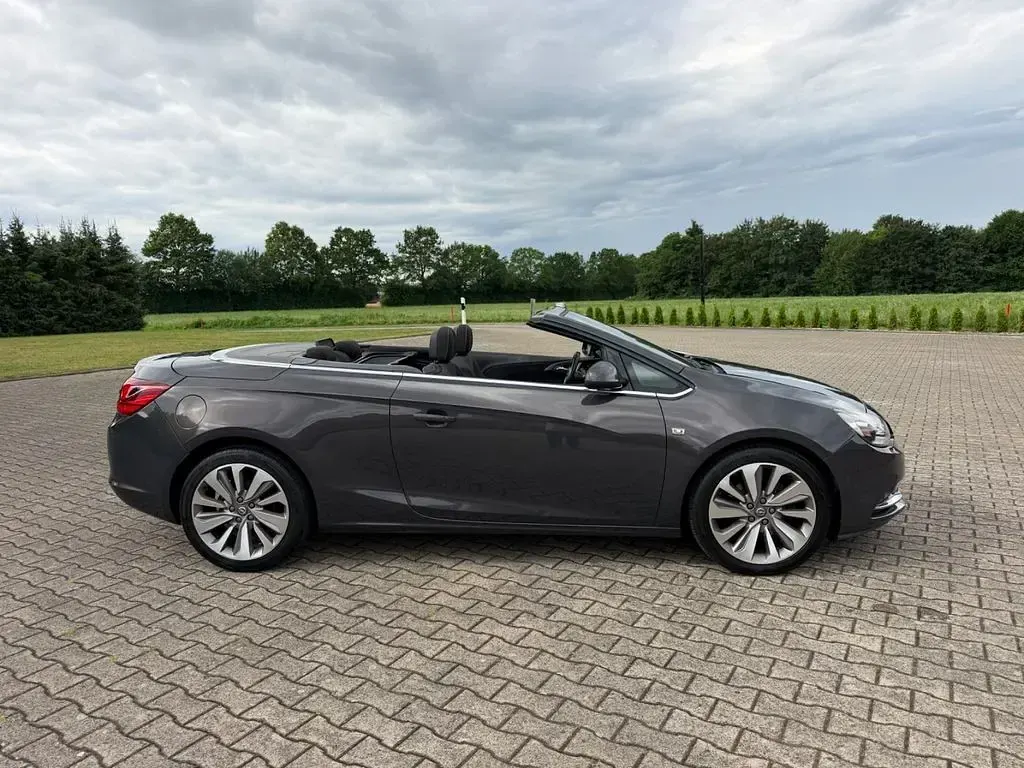 Gebraucht Opel Cascada Edition 120 PS (88 kW) 2013 Grau Cabrio