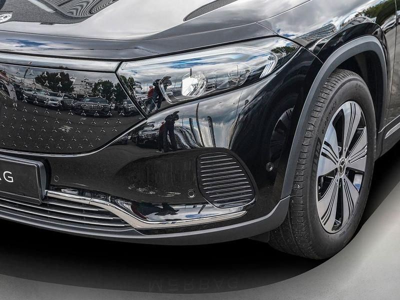 Gebraucht Mercedes EQA350 Advanced 214 kW (292 PS) 2024 Kosmosschwarz SUV