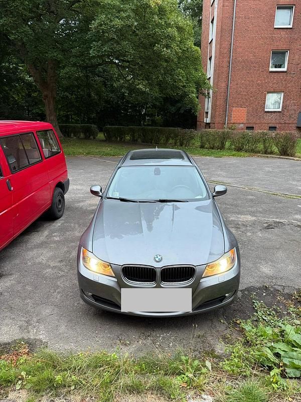 Grau Gebraucht 2012 BMW 318 Kombi | 5.000 € (Fairer Preis) - Bild 1/4