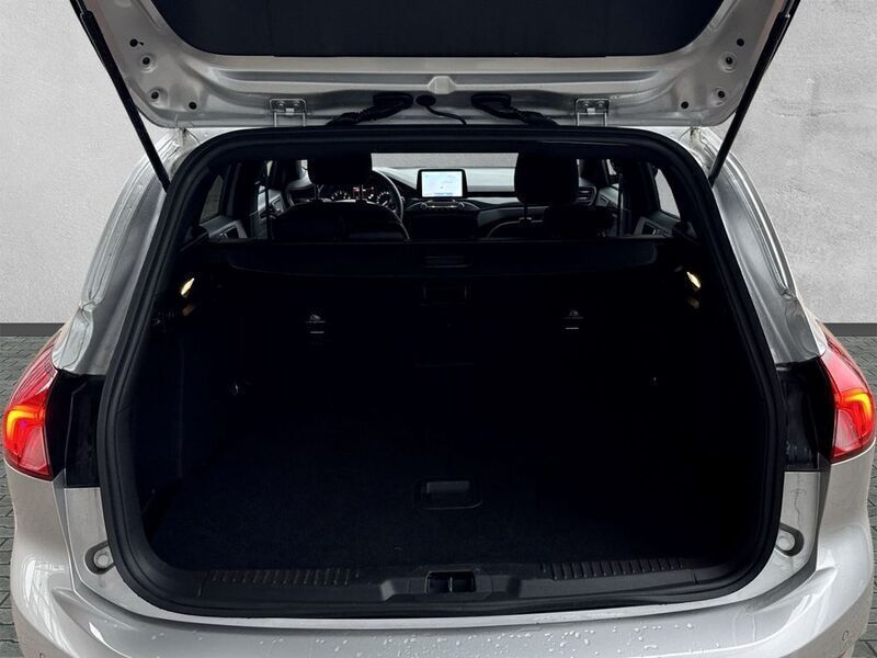 Gebraucht Ford Focus ST-Line 125 PS (91 kW) 2021 Polarsilber metallic Kombi