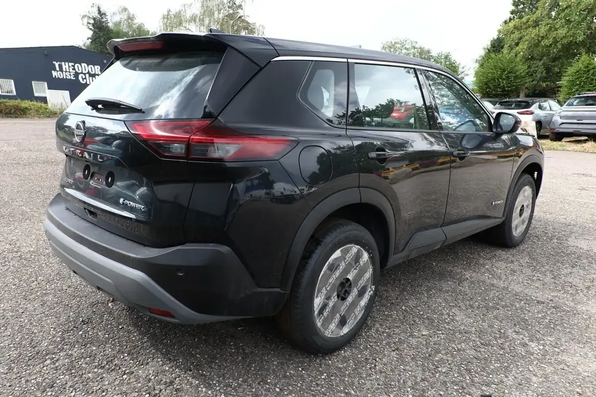 Neu Nissan X-Trail Acenta 158 PS (116 kW) 2026 Diamond black metallic SUV