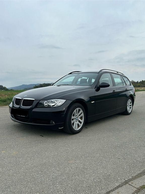 Gebraucht BMW 320 163 PS (119 kW) 2007 Schwarz Kombi