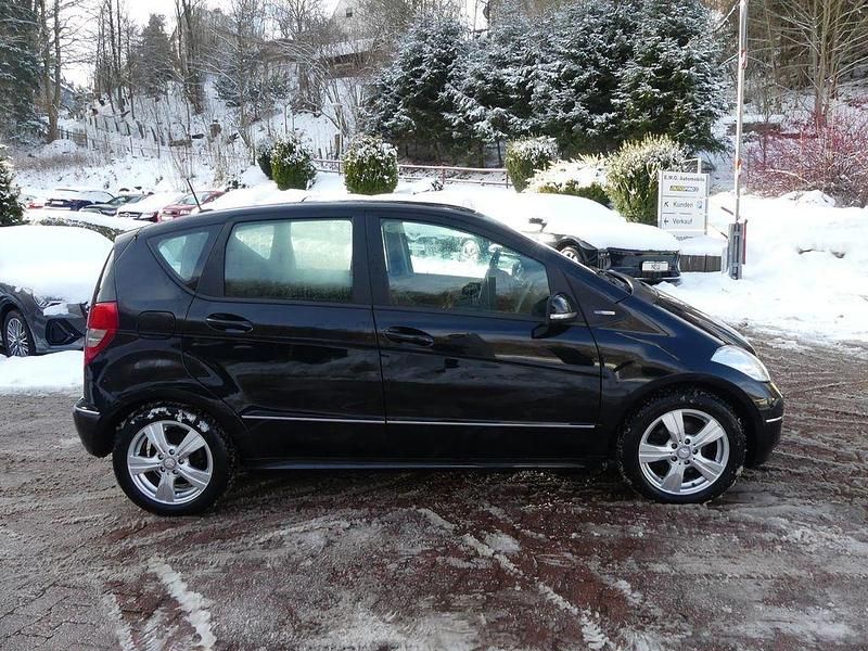 Gebraucht Mercedes A160 95 PS (69 kW) 2012 Schwarz Limousine