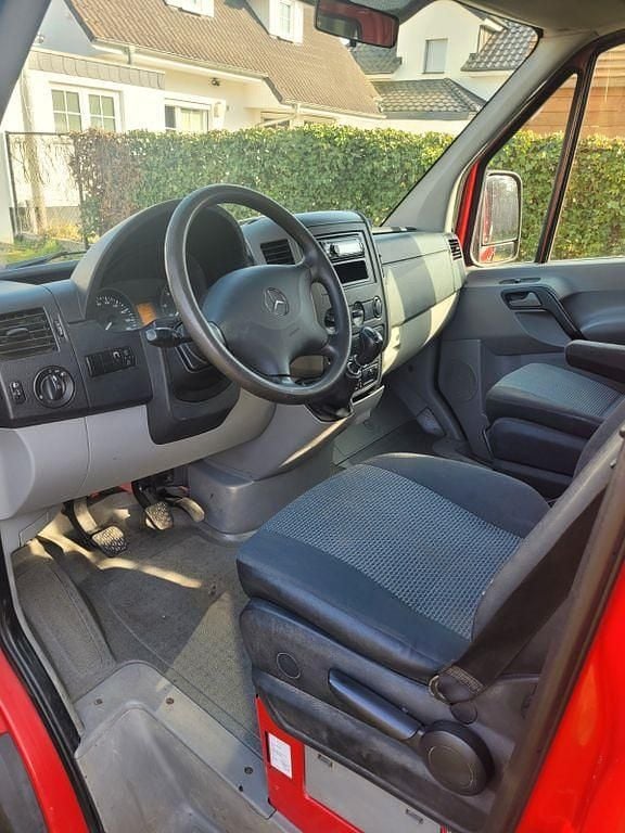 Gebraucht Mercedes Sprinter 163 PS (119 kW) 2011 Rot Van