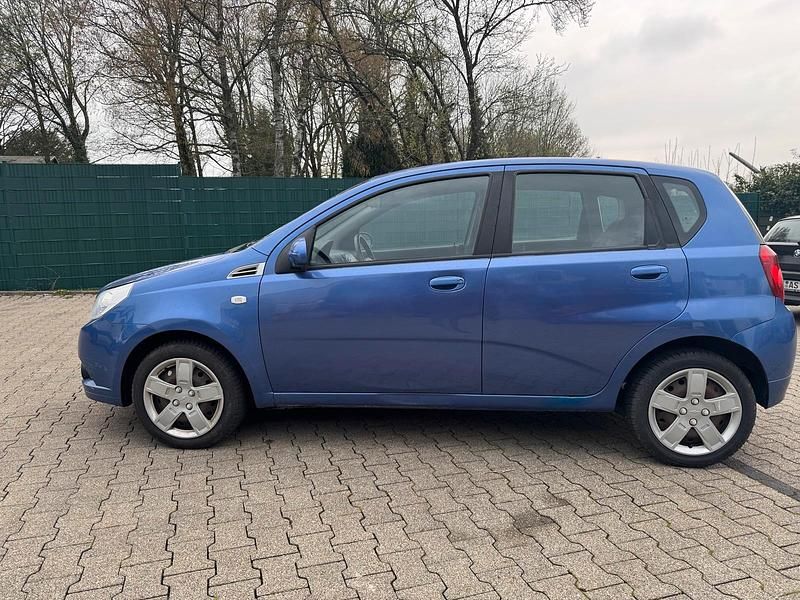 Gebraucht Chevrolet Aveo 84 PS (61 kW) 2010 Blau Limousine