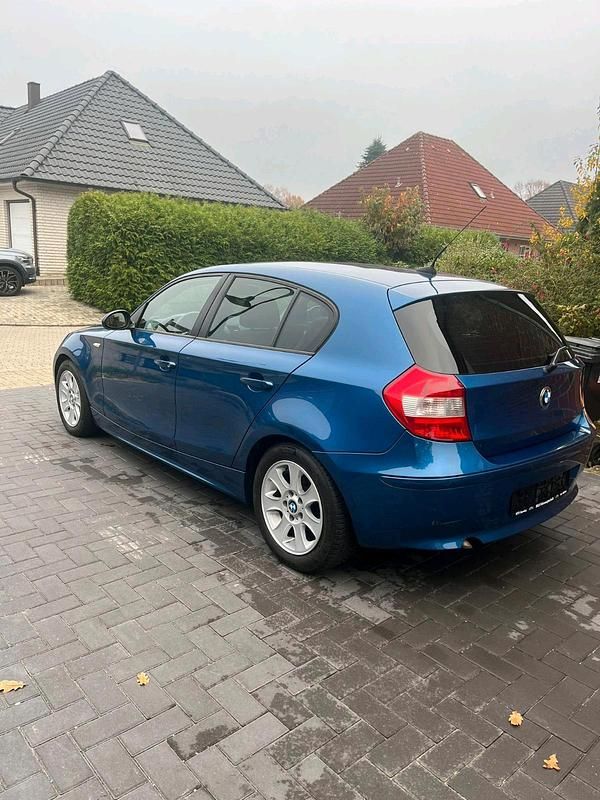 Blau Gebraucht 2005 BMW 118 Kleinwagen | 2.800 € (Superpreis) - Bild 1/4