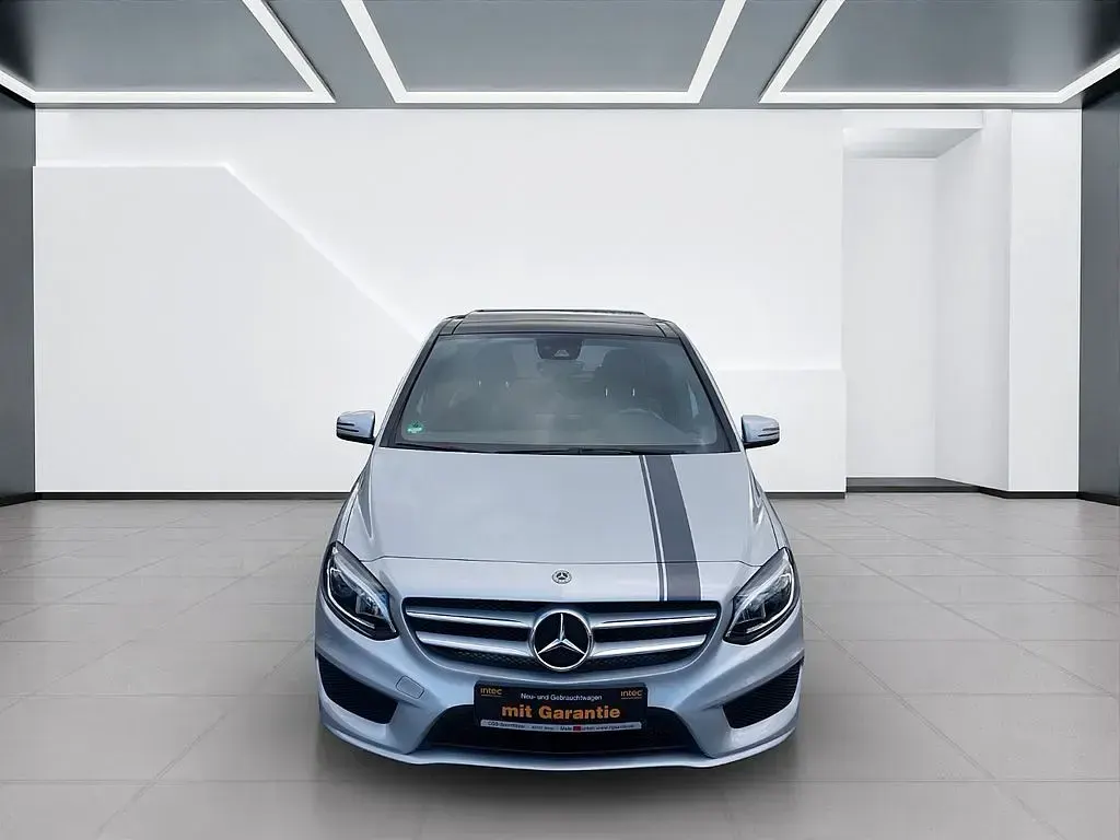Gebraucht Mercedes B250 AMG line 211 PS (155 kW) 2018 Silber Van / Kleinbus