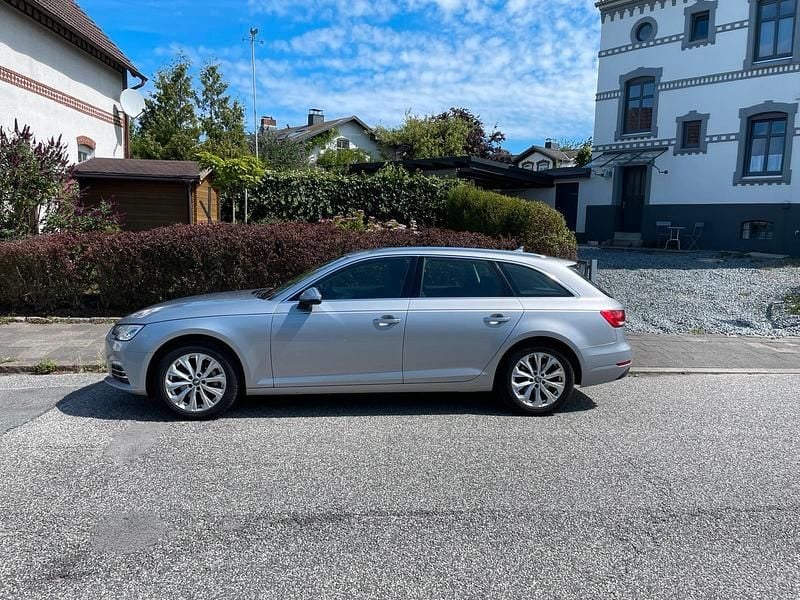Gebraucht Audi A4 Design 190 PS (139 kW) 2017 Silber Kombi