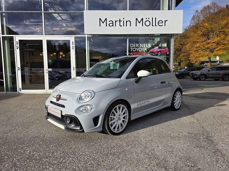 Grau Gebraucht 2022 Abarth 695 Esseesse Kleinwagen | 25.900 € (Fairer Preis) - Bild 1/4