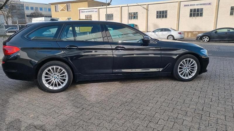 Gebraucht BMW 520 Performance 190 PS (139 kW) 2019 Schwarz Kombi