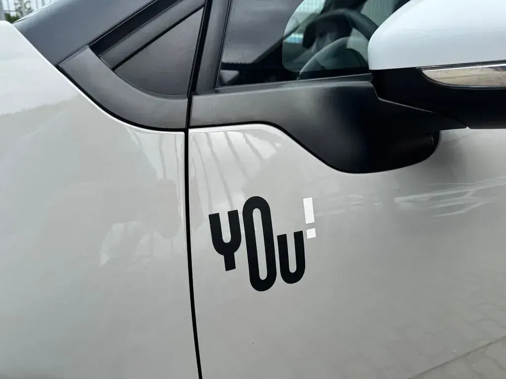 Gebraucht Citroën C3 82 PS (60 kW) 2024 Grau Limousine