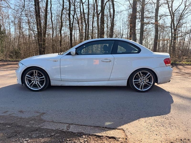 Gebraucht BMW 118 Coupé 143 PS (105 kW) 2012 Weiß Coupé