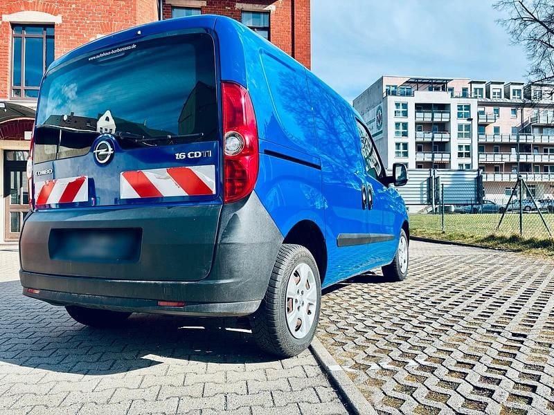 Gebraucht Opel Combo 105 PS (77 kW) 2015 Blau Van / Kleinbus