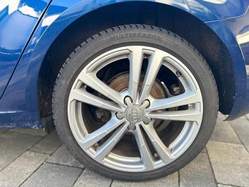 Gebraucht Audi A3 Ambiente 140 PS (102 kW) 2014 Blau Limousine