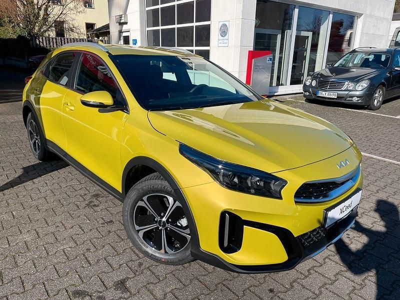 Gebraucht Kia XCeed Vision 141 PS (103 kW) 2023 Splash lemon met. SUV