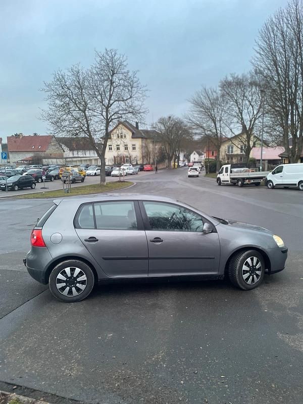 Gebraucht VW Golf V 102 PS (75 kW) 2005 Kleinwagen