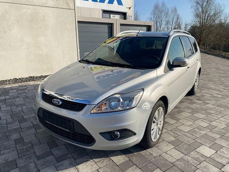 Gebraucht Ford Focus Style 101 PS (74 kW) 2008 Silber Limousine