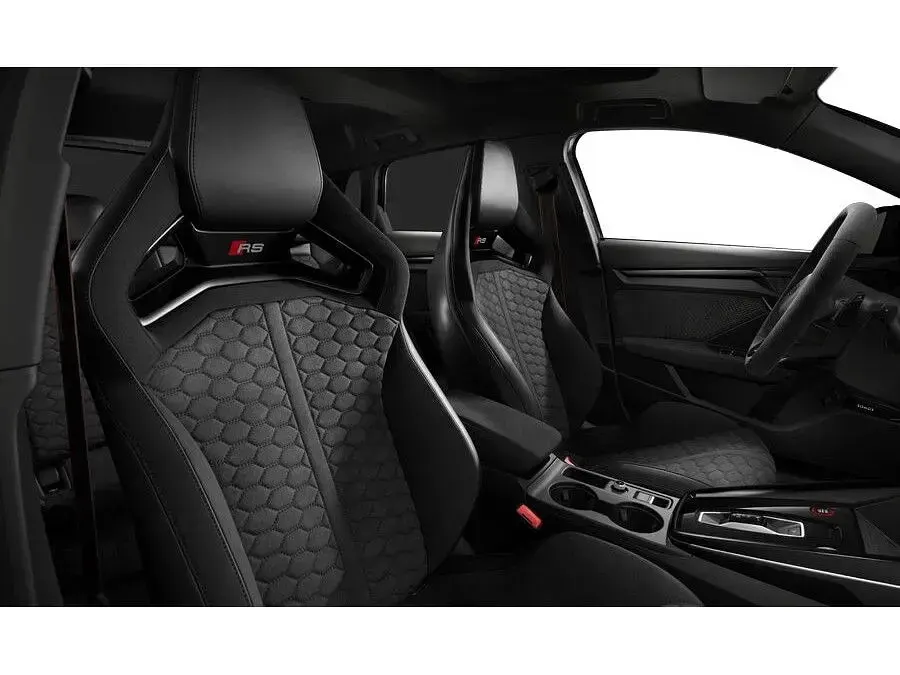 Neu Audi RS3 Sport 400 PS (294 kW) 2026 Gruen Limousine