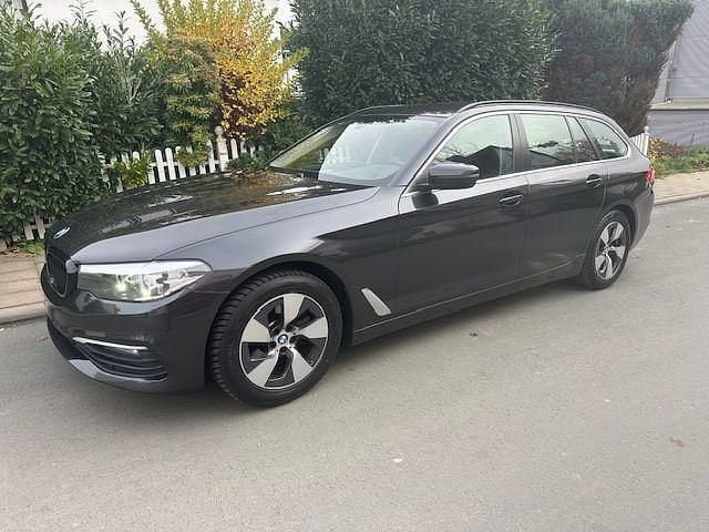Gebraucht BMW 520 190 PS (139 kW) 2019 Grau Kombi