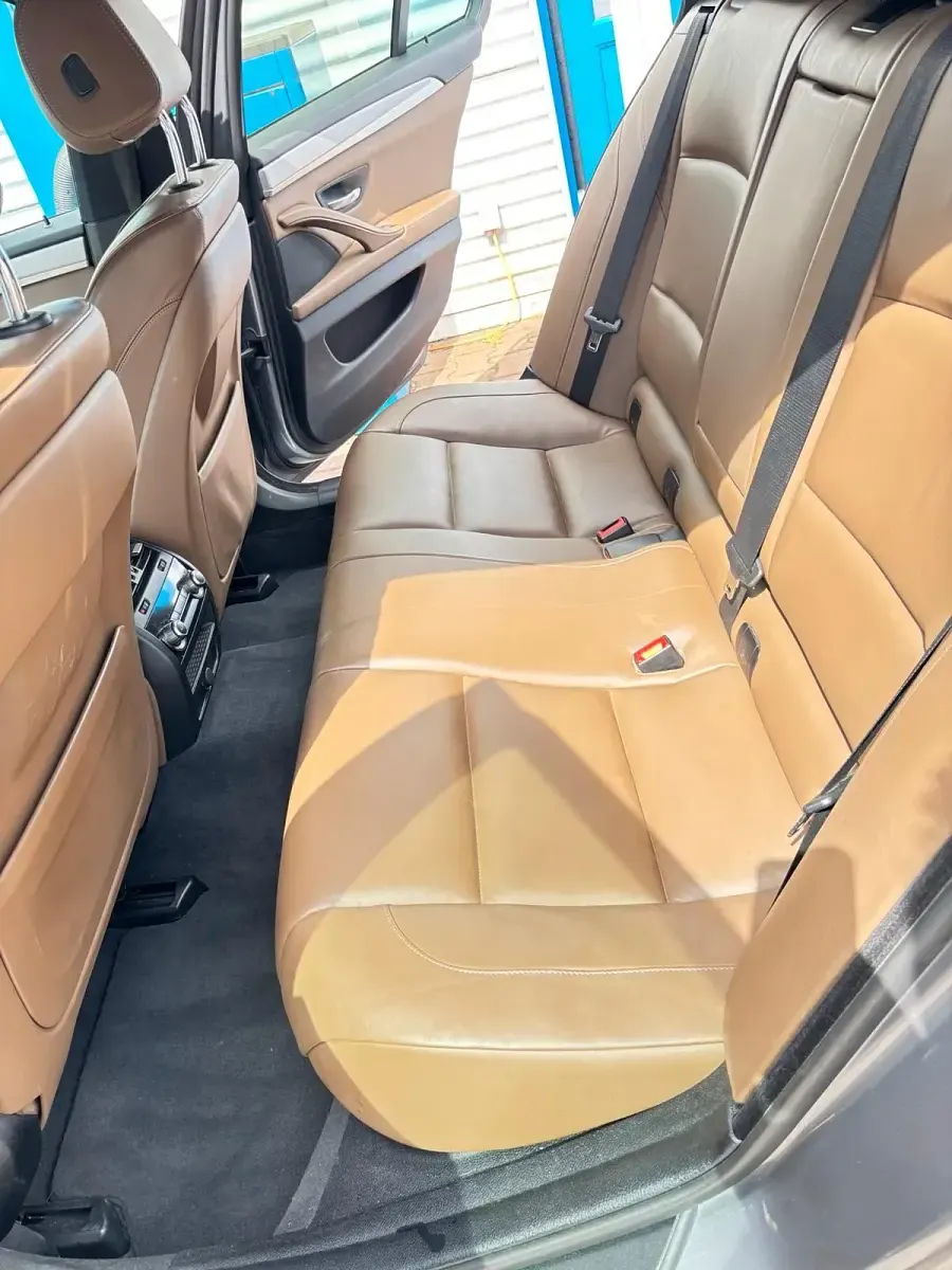 Gebraucht BMW 550 381 PS (280 kW) 2016 Silber Kombi