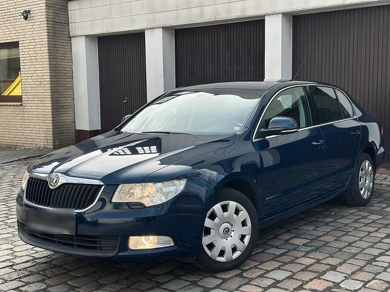 Gebraucht Skoda Superb 160 PS (117 kW) 2010 Blau Limousine