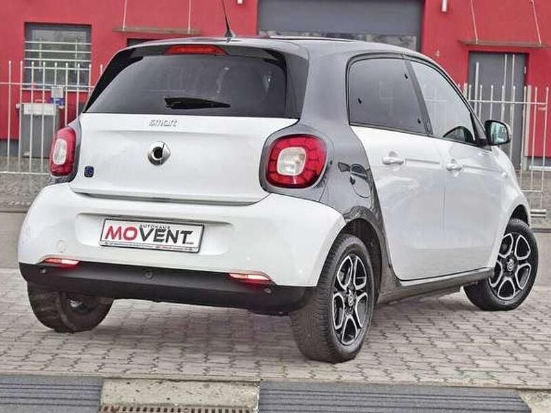 Gebraucht Smart ForFour Electric Drive Passion 60 kW (82 PS) 2019 Weiß Limousine