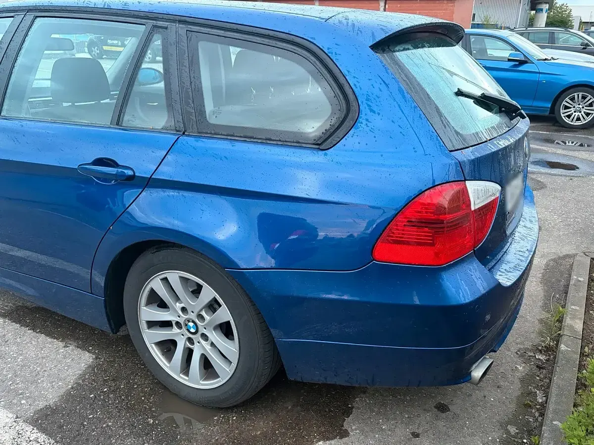 Gebraucht BMW 318 143 PS (105 kW) 2008 Blau Kombi