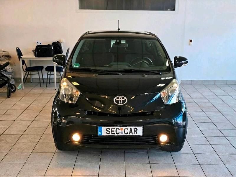 Gebraucht Toyota iQ 68 PS (50 kW) 2009 Schwarz Kleinwagen