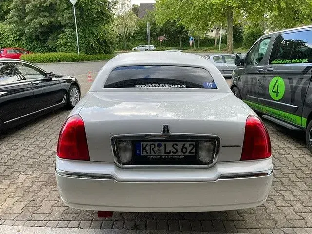 Gebraucht Lincoln Town Car 213 PS (156 kW) 2005 Weiß Limousine