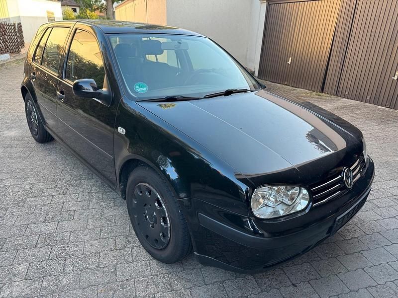 Schwarz Gebraucht 2001 VW Golf IV Kleinwagen | 600 € (Guter Preis) - Bild 1/4