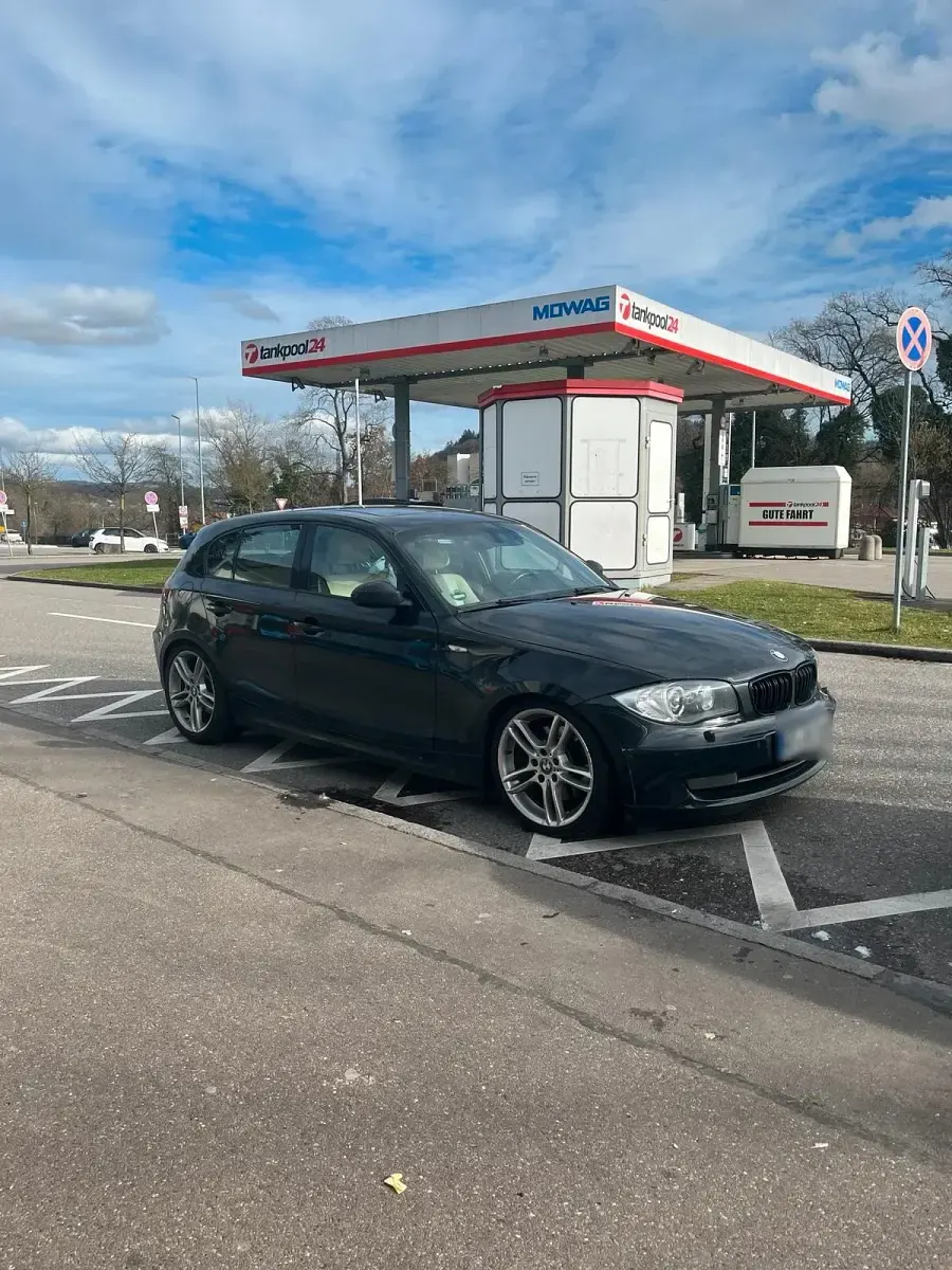 Gebraucht BMW 123 280 PS (205 kW) 2008 Schwarz Kleinwagen