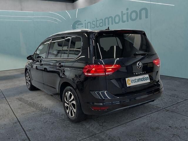 Używany VW Touran Active 150 KM (110 kW) 2022 Czarny Minivan