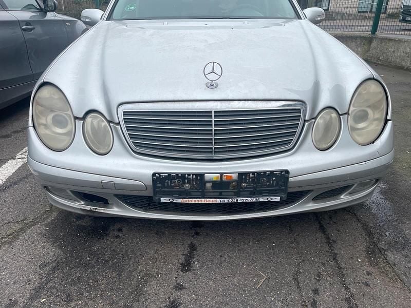 Gebraucht 2004 Mercedes E220 Limousine | 1.500 € (Superpreis) - Bild 1/4