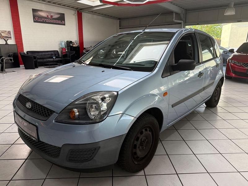 Blau Gebraucht 2006 Ford Fiesta Ambiente Kleinwagen | 1.990 € (Fairer Preis) - Bild 1/4