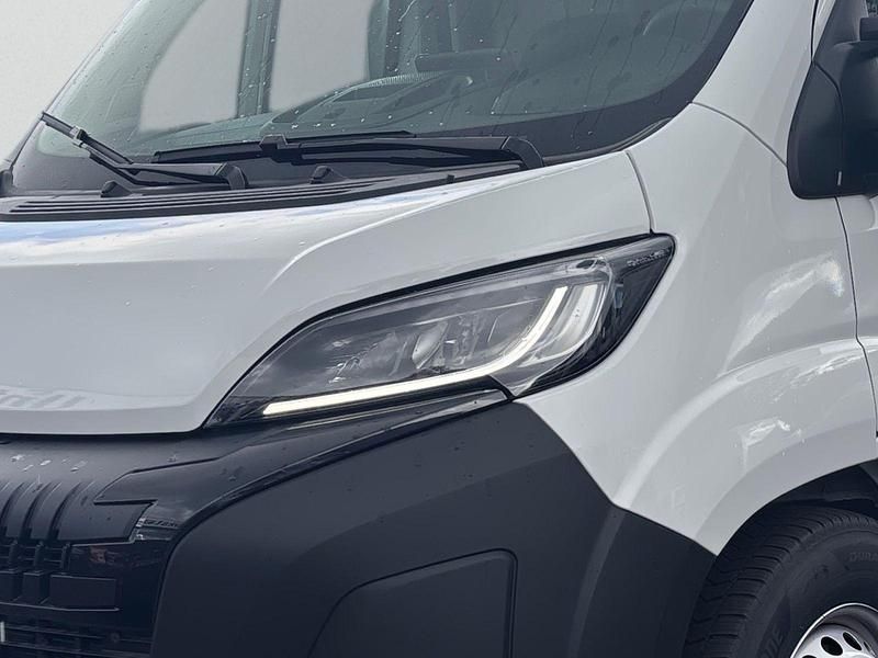 Gebraucht Peugeot Boxer 140 PS (102 kW) 2025 Weiß Van