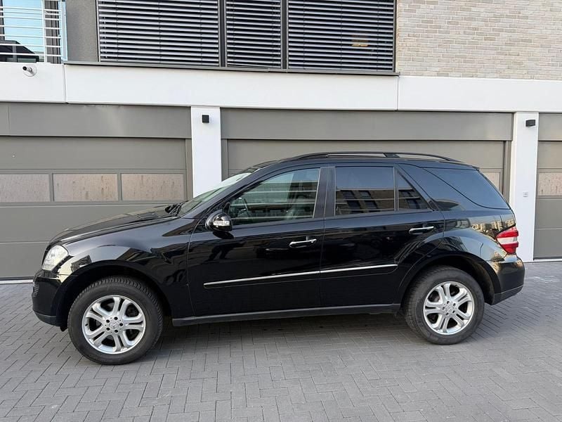 Gebraucht Mercedes ML350 272 PS (200 kW) 2006 Schwarz SUV