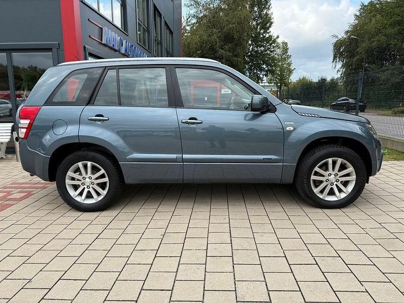 Gebraucht Suzuki Grand Vitara 129 PS (94 kW) 2009 Grau SUV