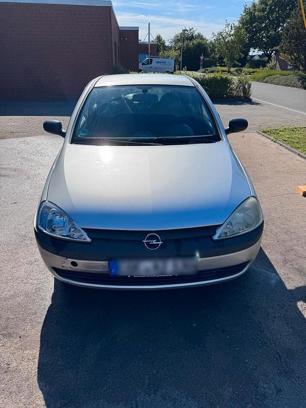 Grau Gebraucht 2001 Opel Corsa Kleinwagen | 500 € (Superpreis) - Bild 1/4