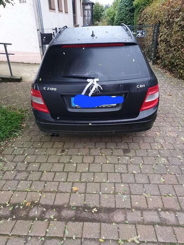 Schwarz Gebraucht 2010 Mercedes 200 Kombi | 4.150 € - Bild 1/4