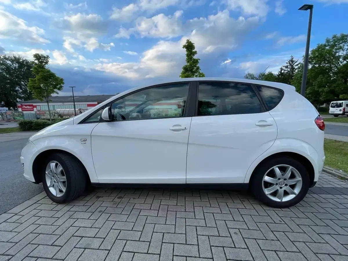Używany Seat Altea 105 KM (77 kW) 2010 Biały Kombi