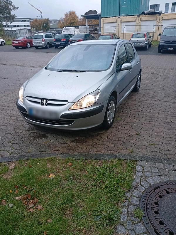 Silber Gebraucht 2001 Peugeot 307 Limousine | 1.000 € (Guter Preis) - Bild 1/4