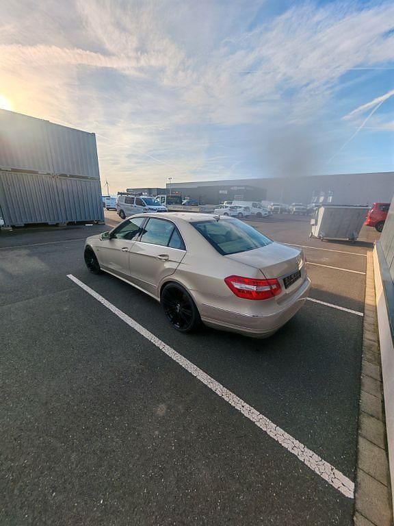 Brugt Mercedes E220 Elegance 170 HK (125 kW) 2010 Beige Sedan