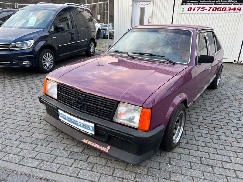 Violett Gebraucht 1981 Opel Kadett Kombi | 3.499 € - Bild 1/4