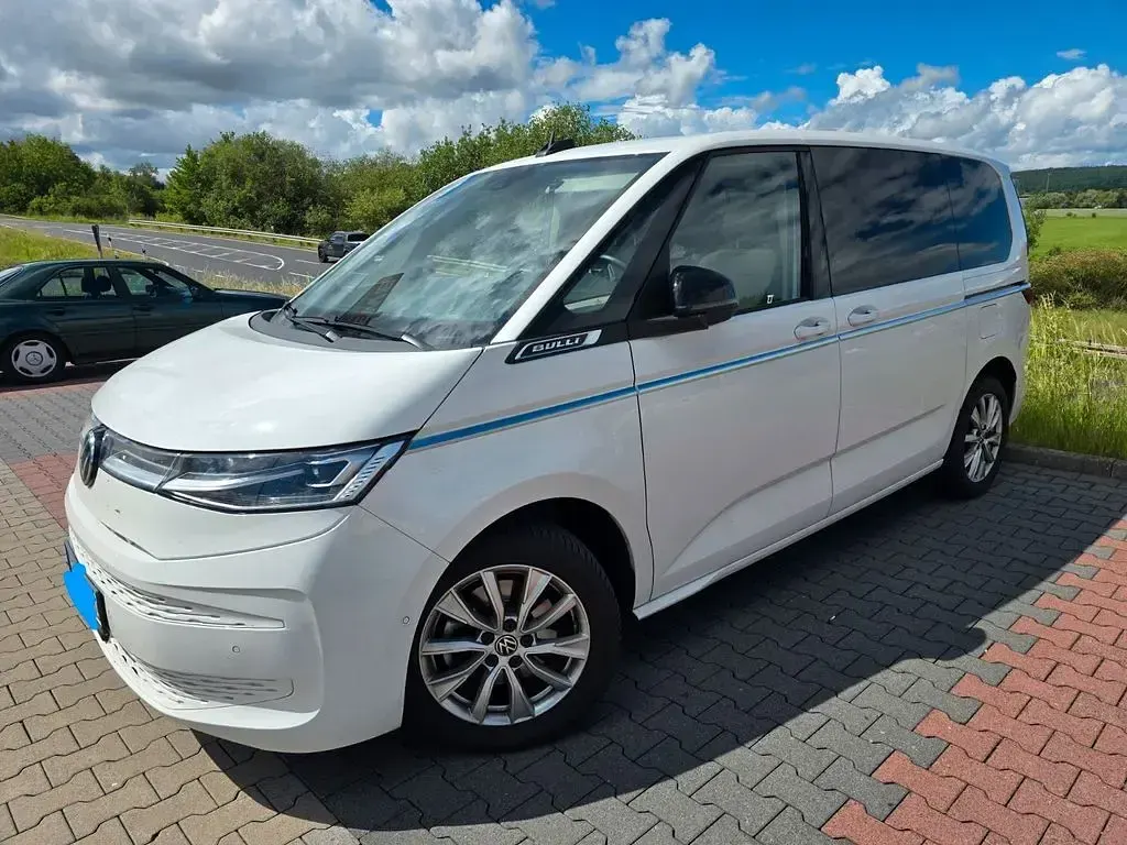 Gebraucht VW Multivan Style 204 PS (150 kW) 2023 Weiß Van / Kleinbus